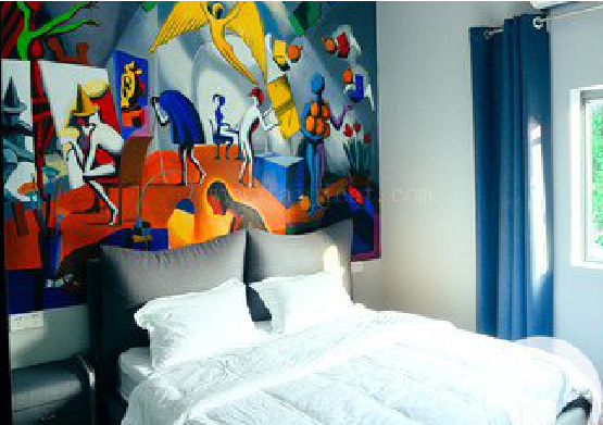 双峰对于酒店的墙体彩绘而言更注重哪些方面？