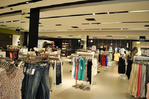 双峰商场里的店面怎么装修？